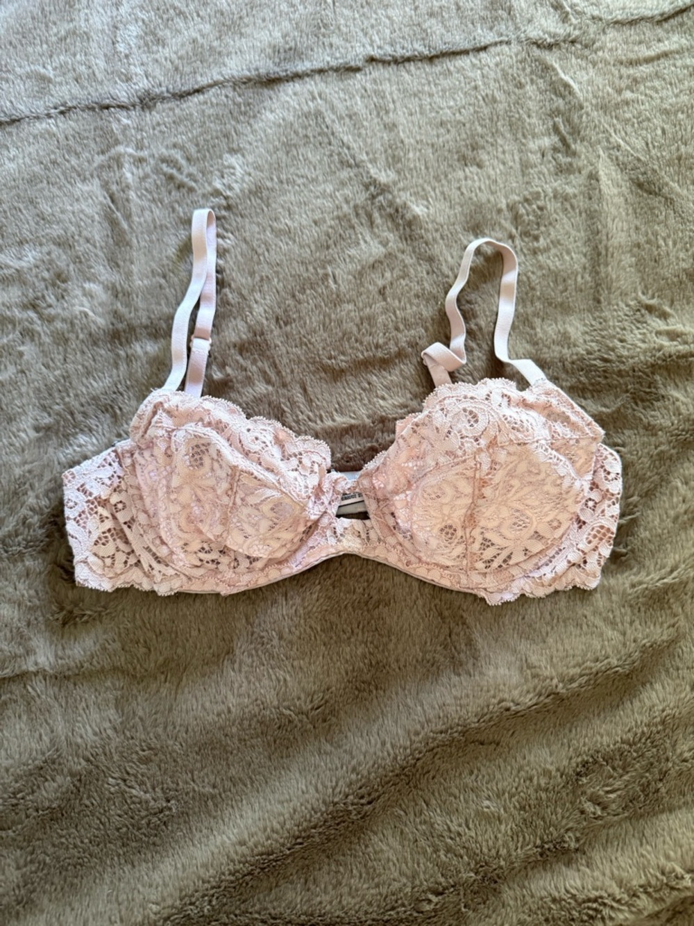 Victoria's Secret Lace Underwire Bra - Light Pink